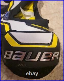 BAUER Supreme 2S Pro Shoulder Pad Senior Size M