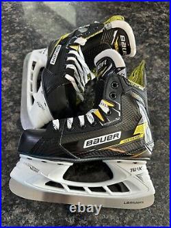 Bauer Supreme M4 Junior Ice Hockey Skates 2 D. Size 3 Youth! NWB. Carbon Fiber