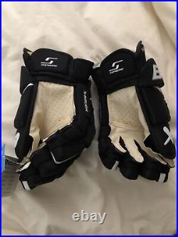 Bauer Supreme Matrix Senior Hockey Gloves