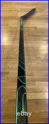 Pro Stock Bauer Supreme ADV Hockey Stick RH 82 Flex P28